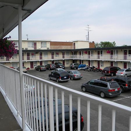 Fairway Inn By The Falls Niagara Bagian luar foto