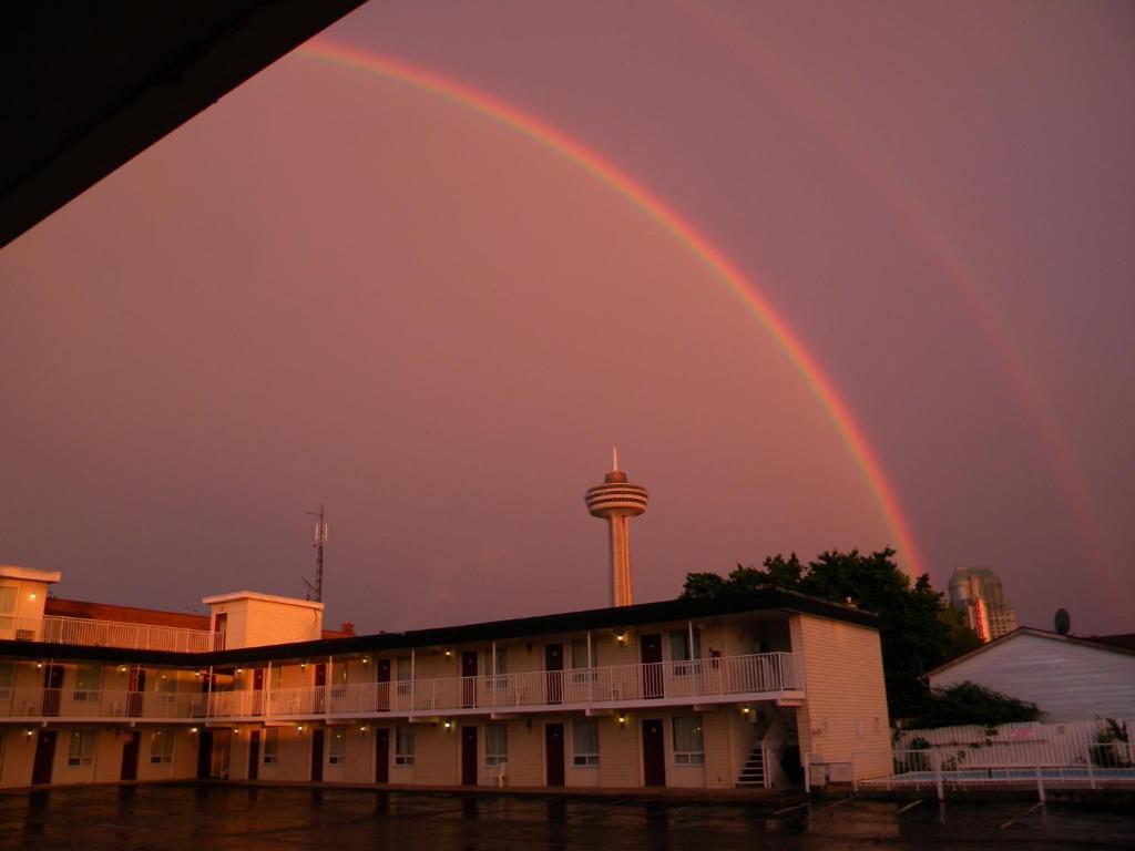 Fairway Inn By The Falls Niagara Bagian luar foto