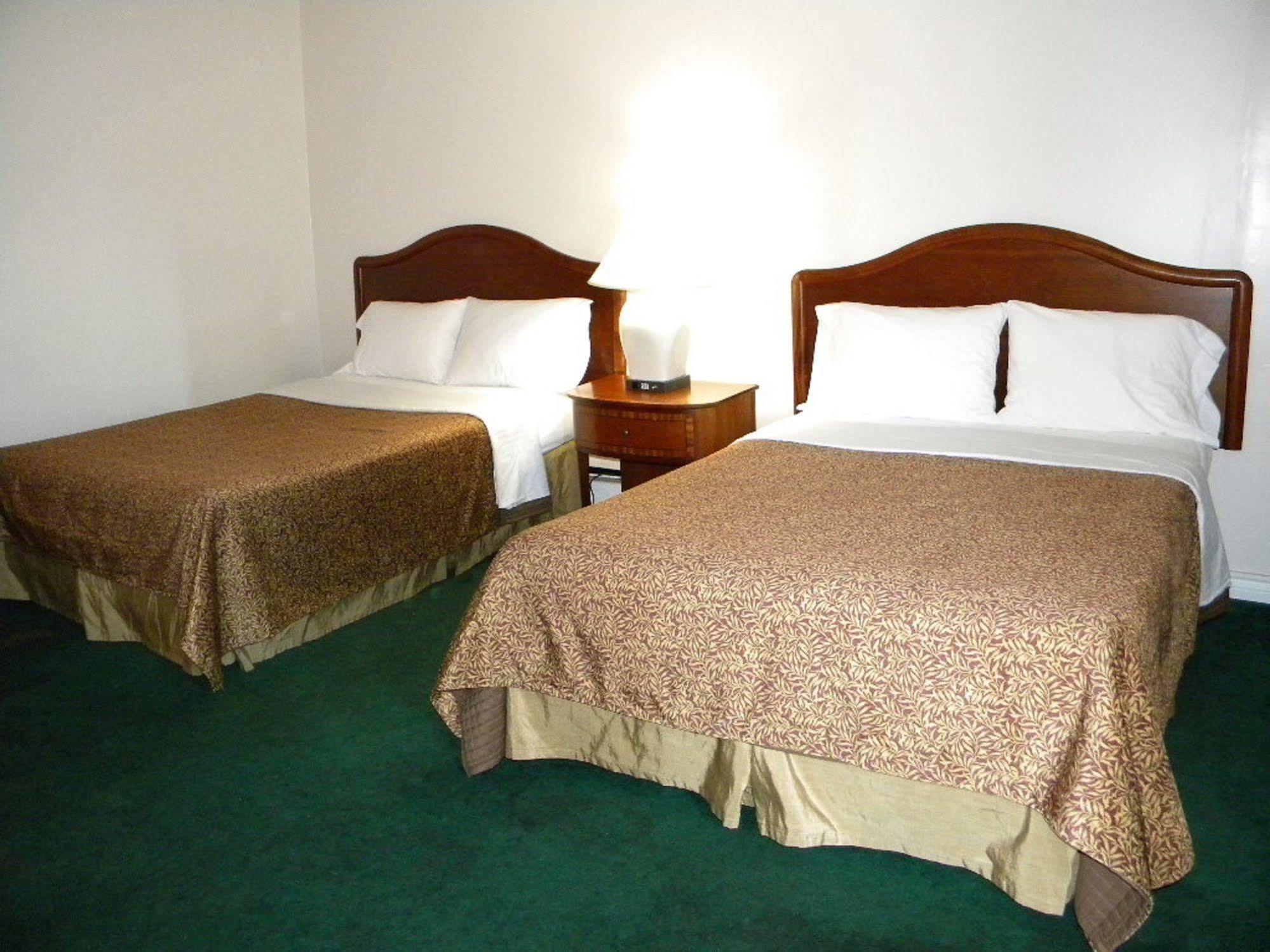 Fairway Inn By The Falls Niagara Bagian luar foto
