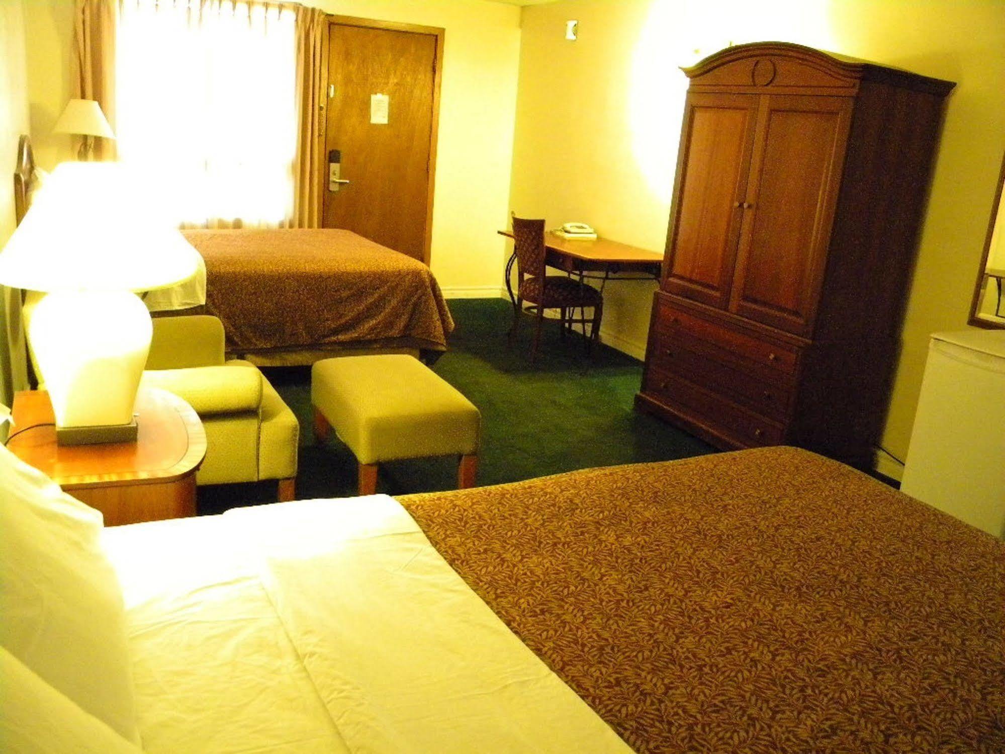 Fairway Inn By The Falls Niagara Bagian luar foto