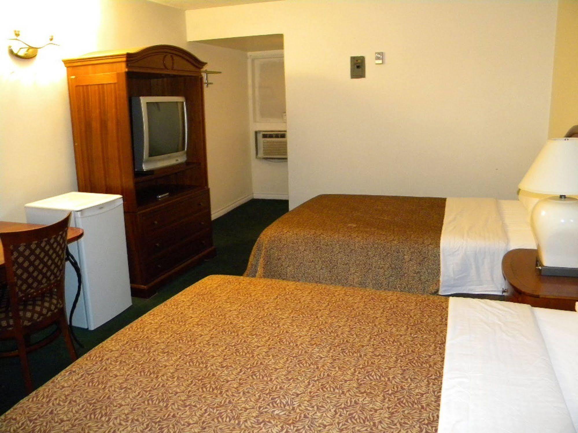 Fairway Inn By The Falls Niagara Bagian luar foto