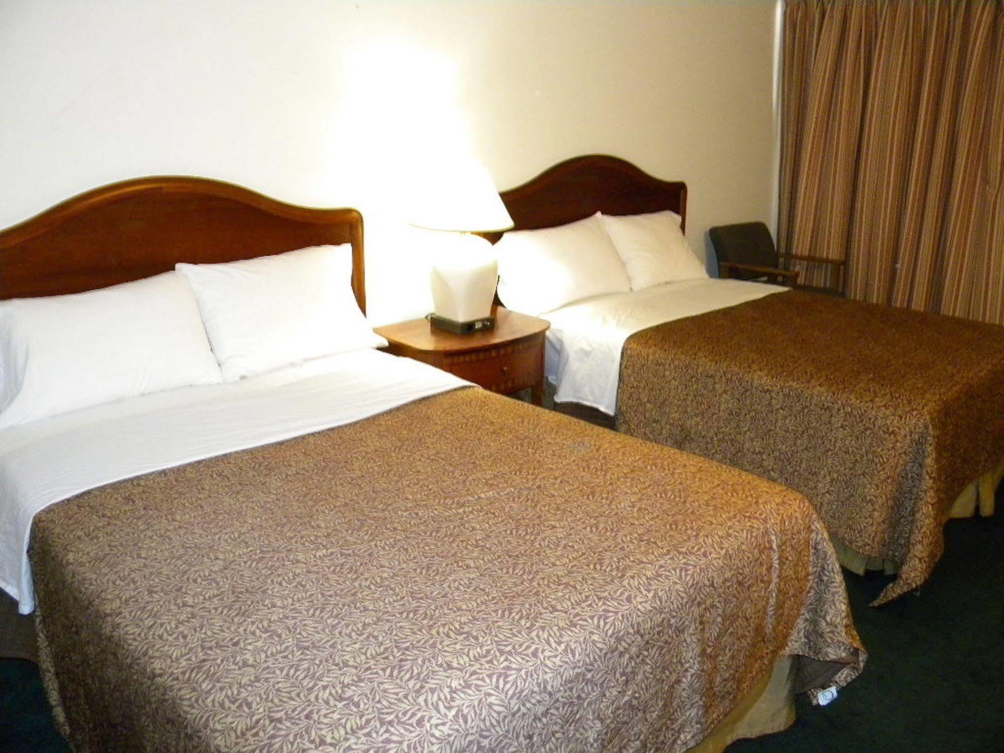 Fairway Inn By The Falls Niagara Bagian luar foto